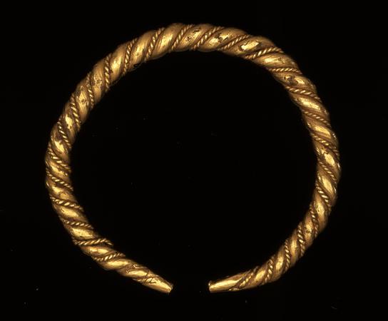 Norse arm ring online