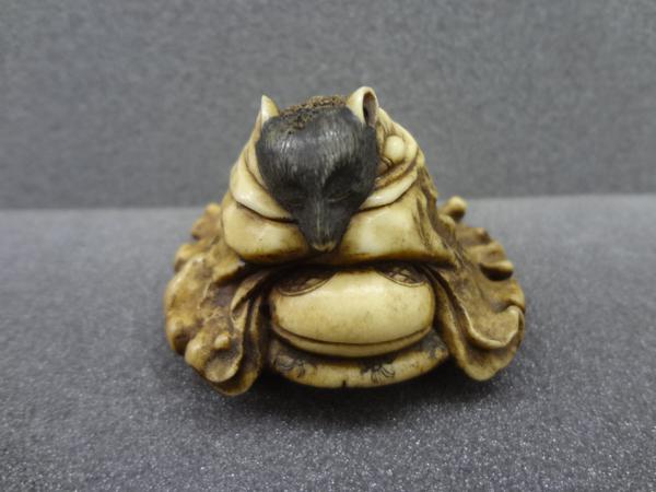 根付　Netsuke　図録 Netsuke That Never Left Japan－図録｜根付専門店「提物屋」